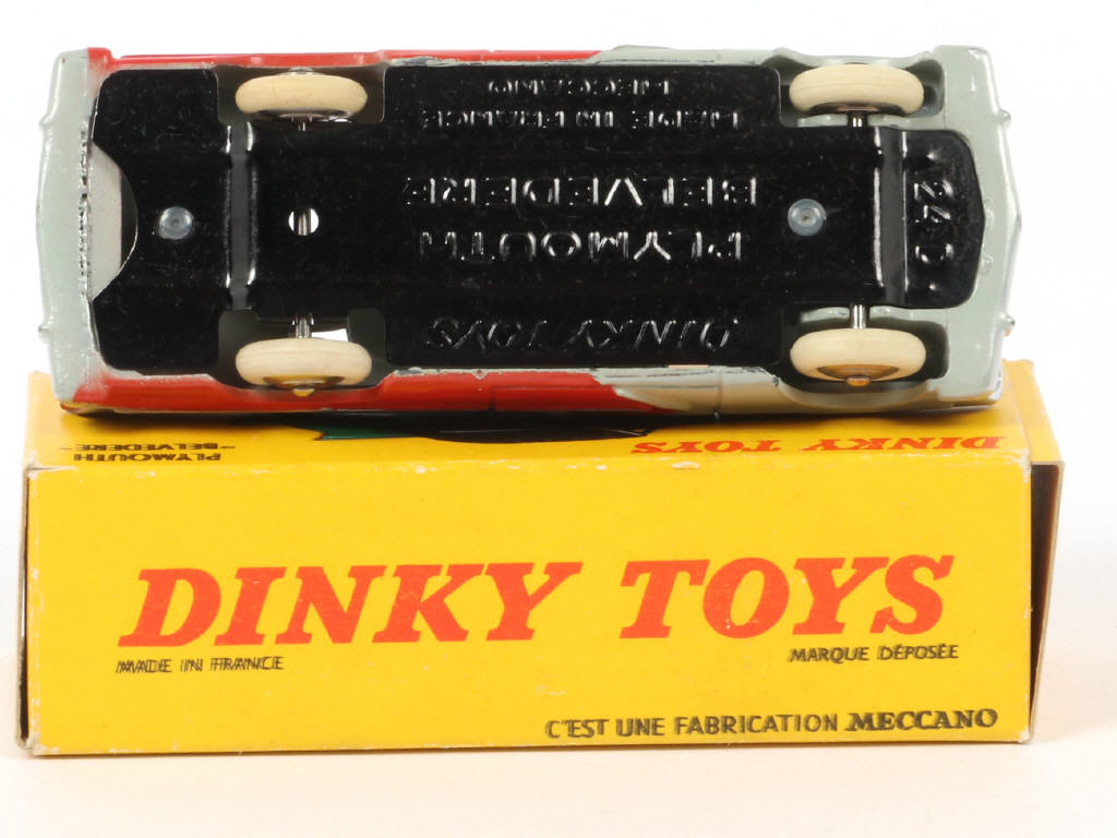 Lot 146 - DINKY TOYS (FRANCE) (1)