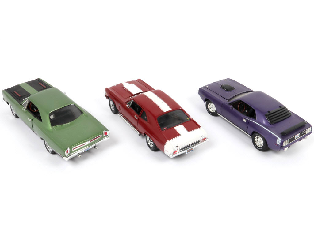 Lot 54 - ERTL (USA) (3)