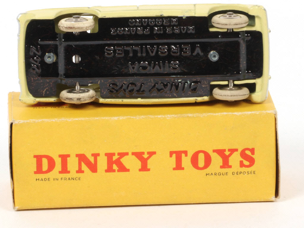Lot 157 - DINKY TOYS (FRANCE) (1)