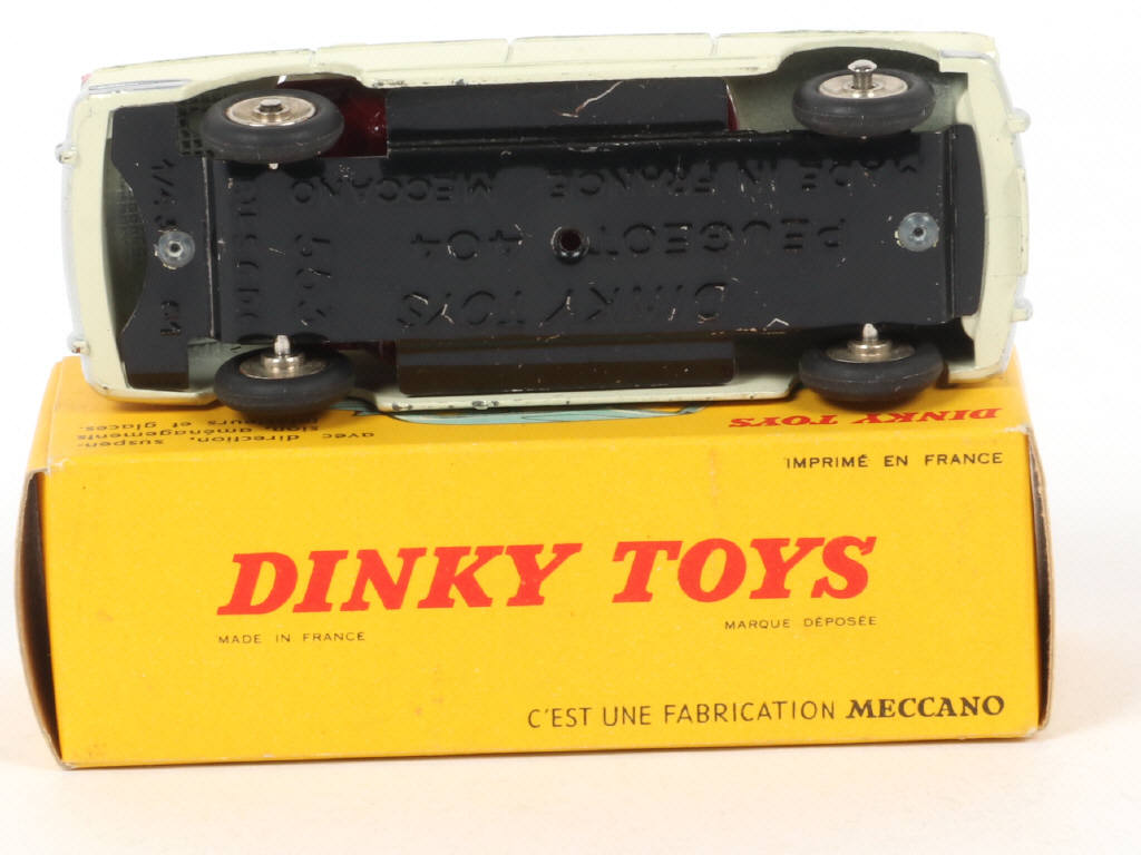 Lot 182 - DINKY TOYS (FRANCE) (1)