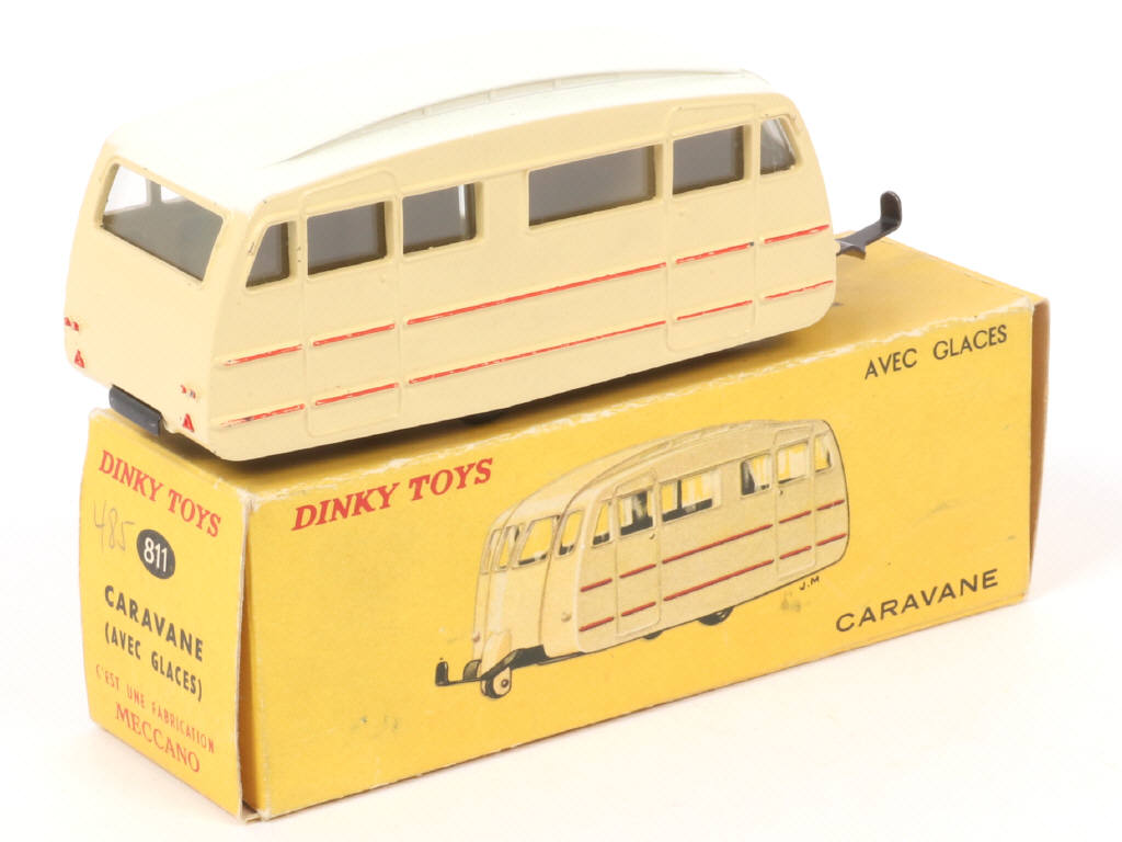 Lot 211 - DINKY TOYS (FRANCE) (1)