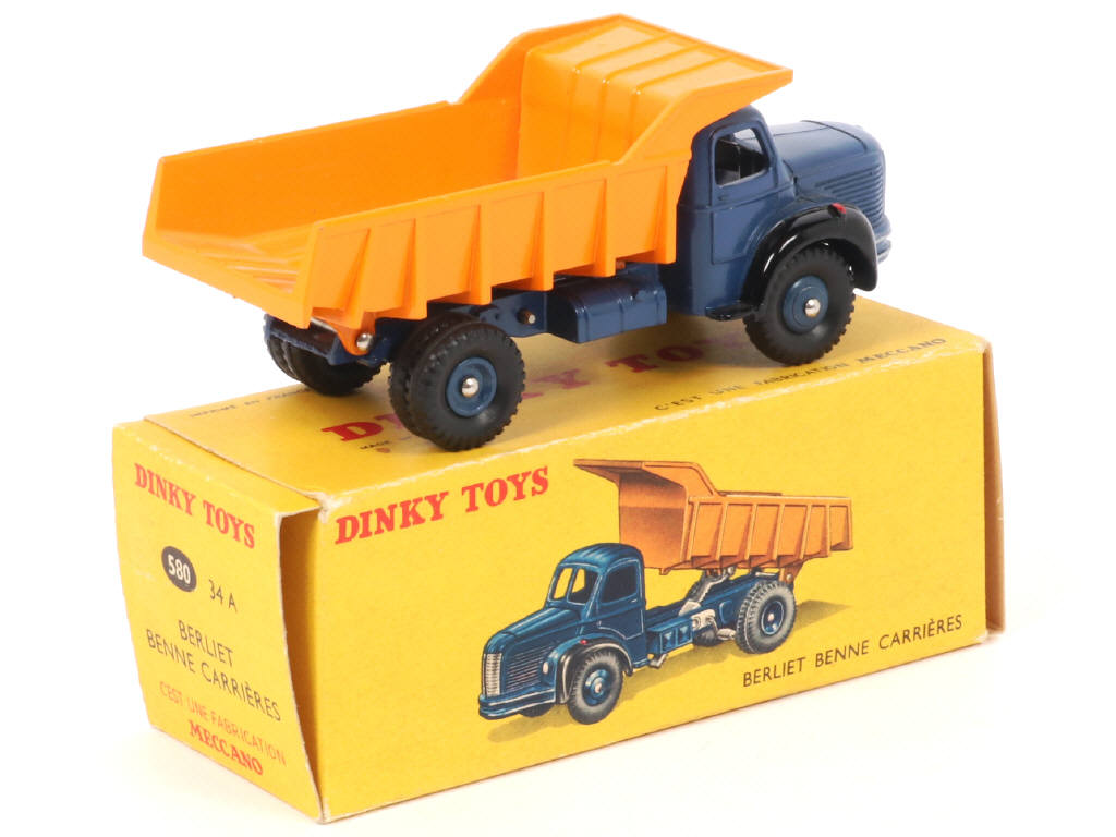 Lot 202 - DINKY TOYS (FRANCE) (1)
