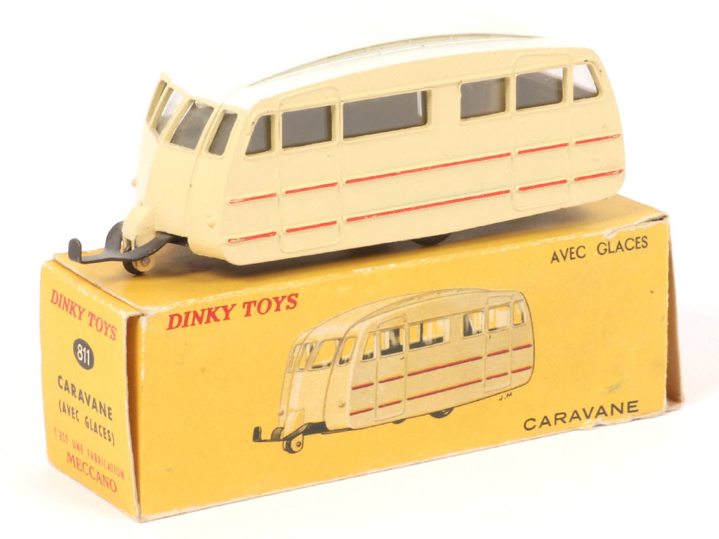 Lot 212 - DINKY TOYS (FRANCE) (1)