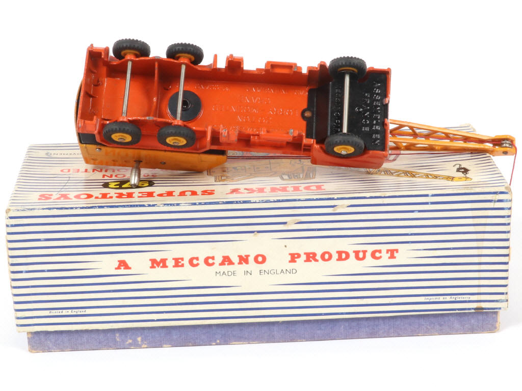 Lot 205 - DINKY TOYS (FRANCE) (1)