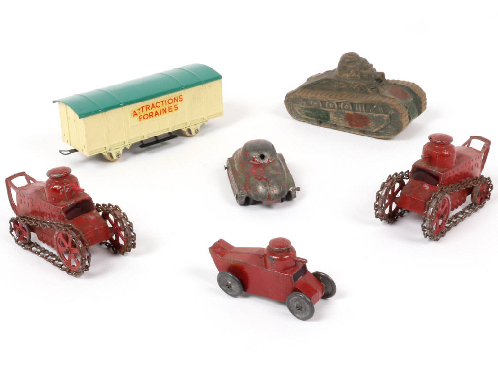 Lot 17 - DIVERS (6)