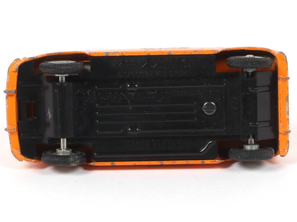 Lot 145 - DINKY TOYS (FRANCE) (1)