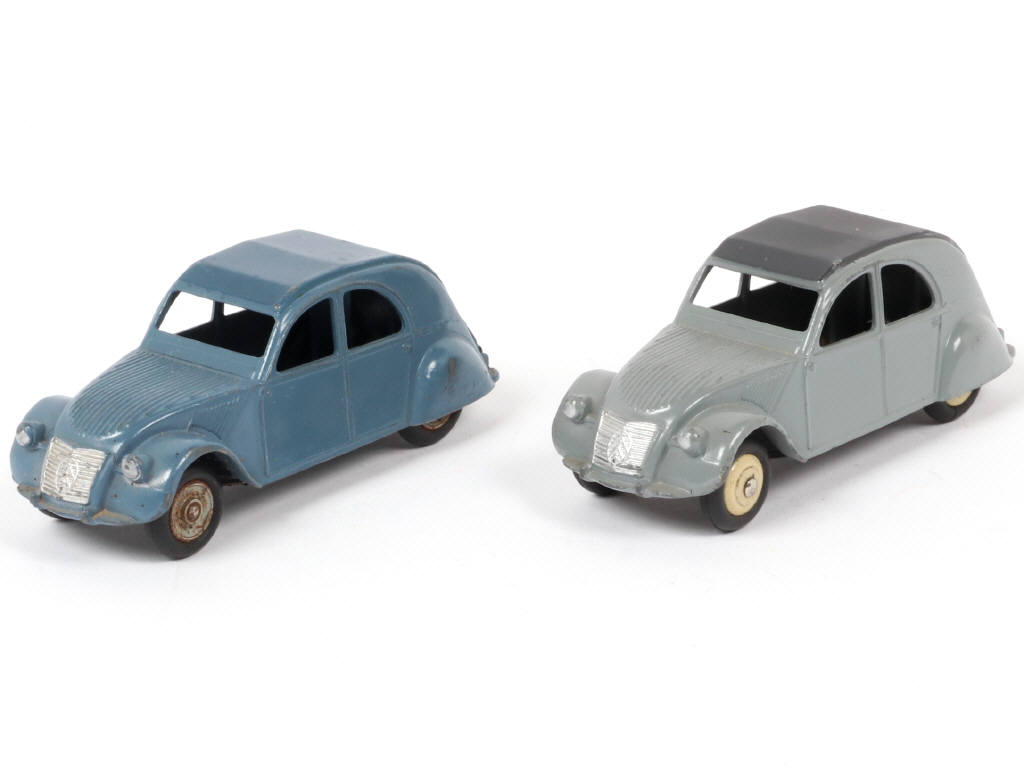 Lot 226 - DINKY TOYS (FRANCE) (2)