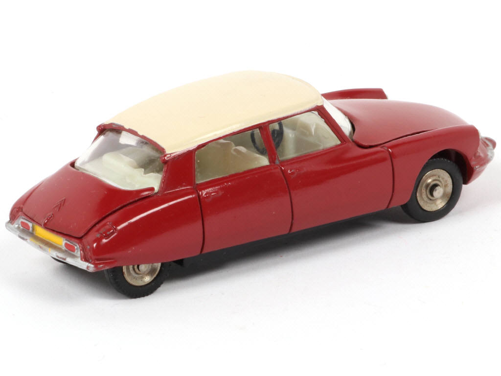 Lot 147 - DINKY TOYS (FRANCE) (1)