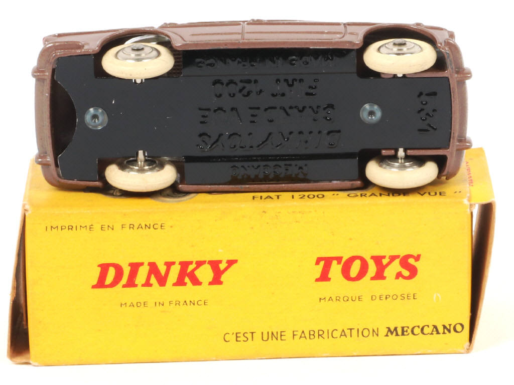 Lot 172 - DINKY TOYS (FRANCE) (1)