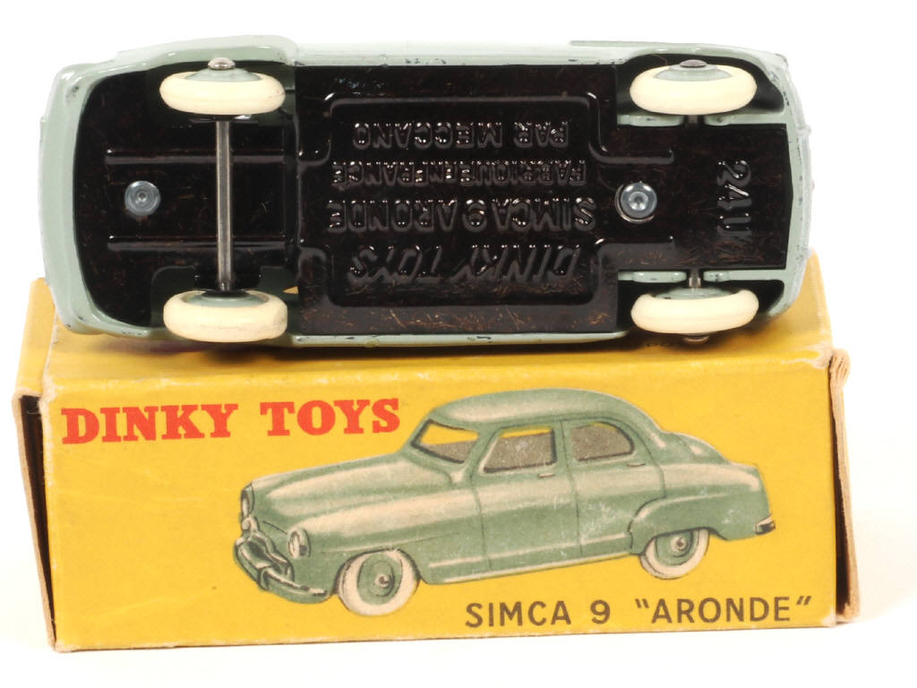 Lot 156 - DINKY TOYS (FRANCE) (1)
