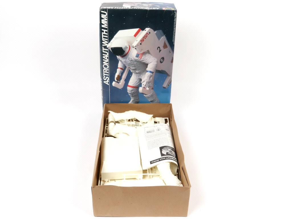Lot 30 - DIVERS (11)
