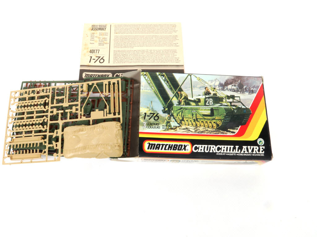 Lot 18 - DIVERS (10)
