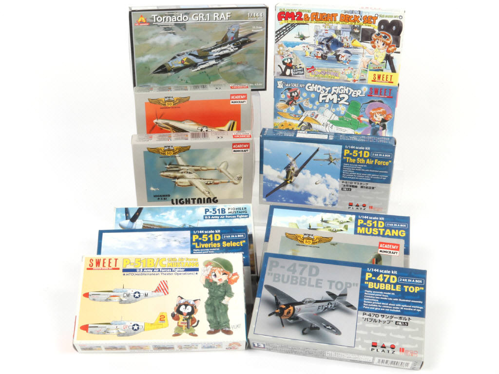 Lot 31 - DIVERS (12)