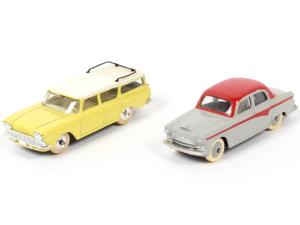 Lot 100 - DINKY TOYS (GB) (2)