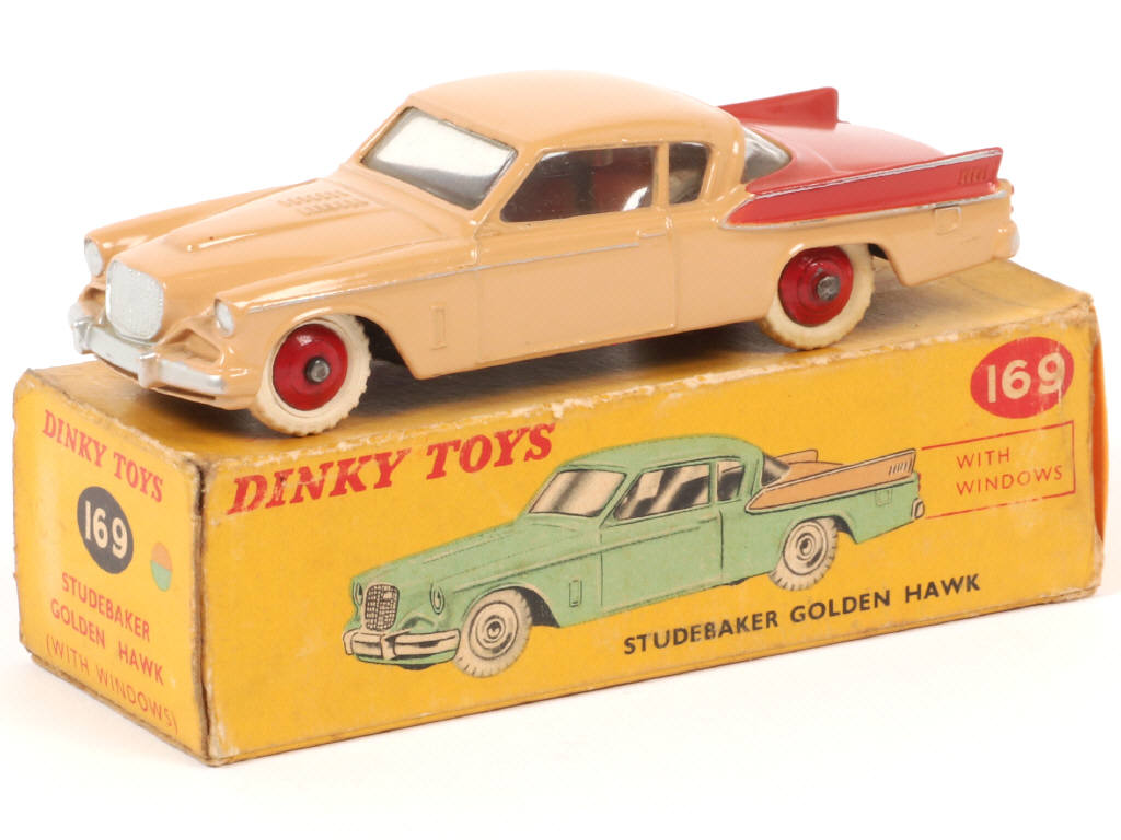 Lot 81 - DINKY TOYS (GB) (1)