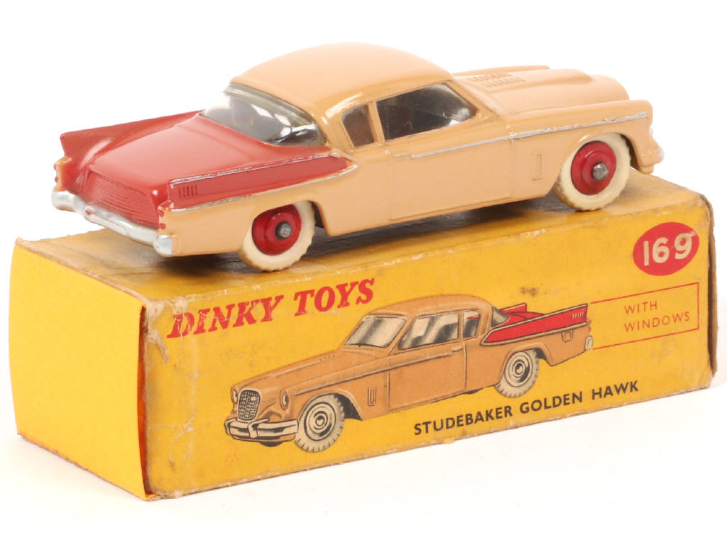 Lot 81 - DINKY TOYS (GB) (1)