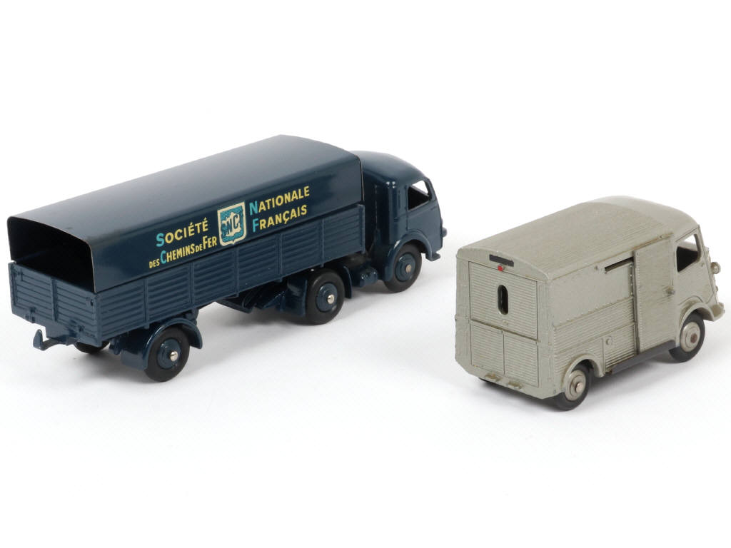 Lot 196 - DINKY TOYS (FRANCE) (2)