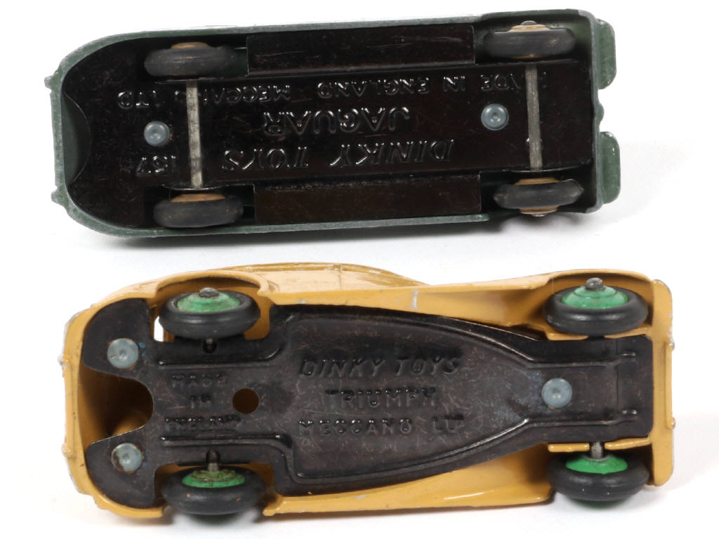 Lot 99 - DINKY TOYS (GB) (2)