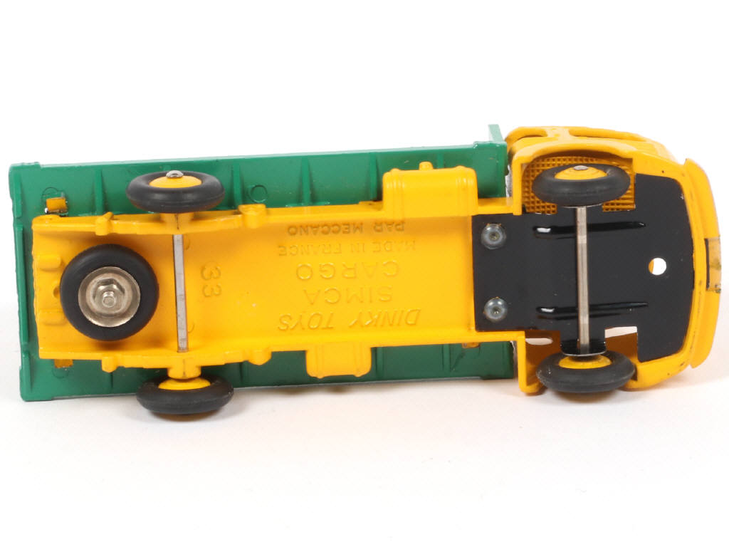 Lot 154 - DINKY TOYS (FRANCE) (1)