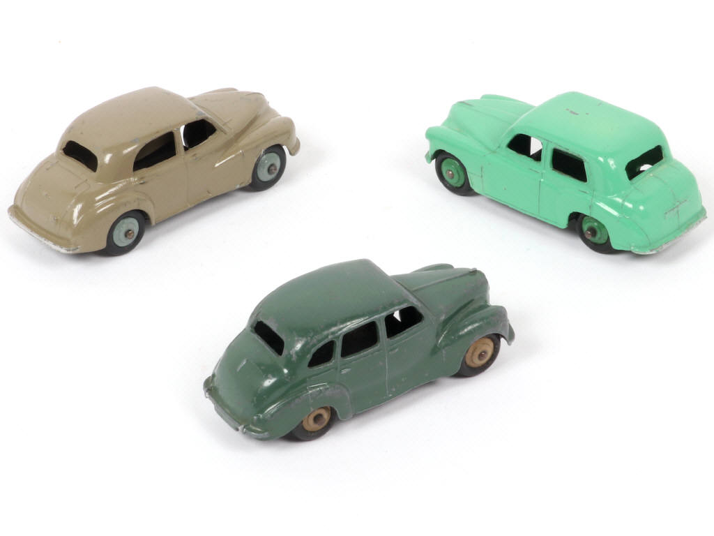 Lot 117 - DINKY TOYS (GB) (3)