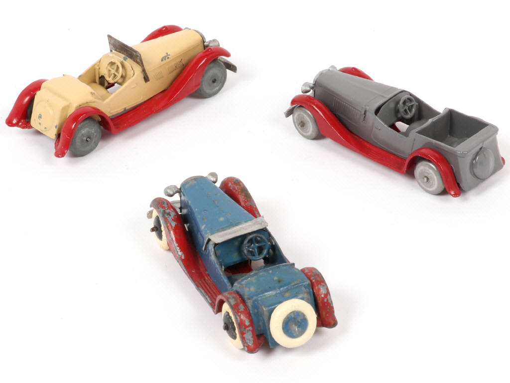 Lot 203 - DINKY TOYS (FRANCE) (3)
