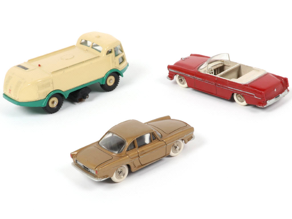 Lot 209 - DINKY TOYS (FRANCE) (3)