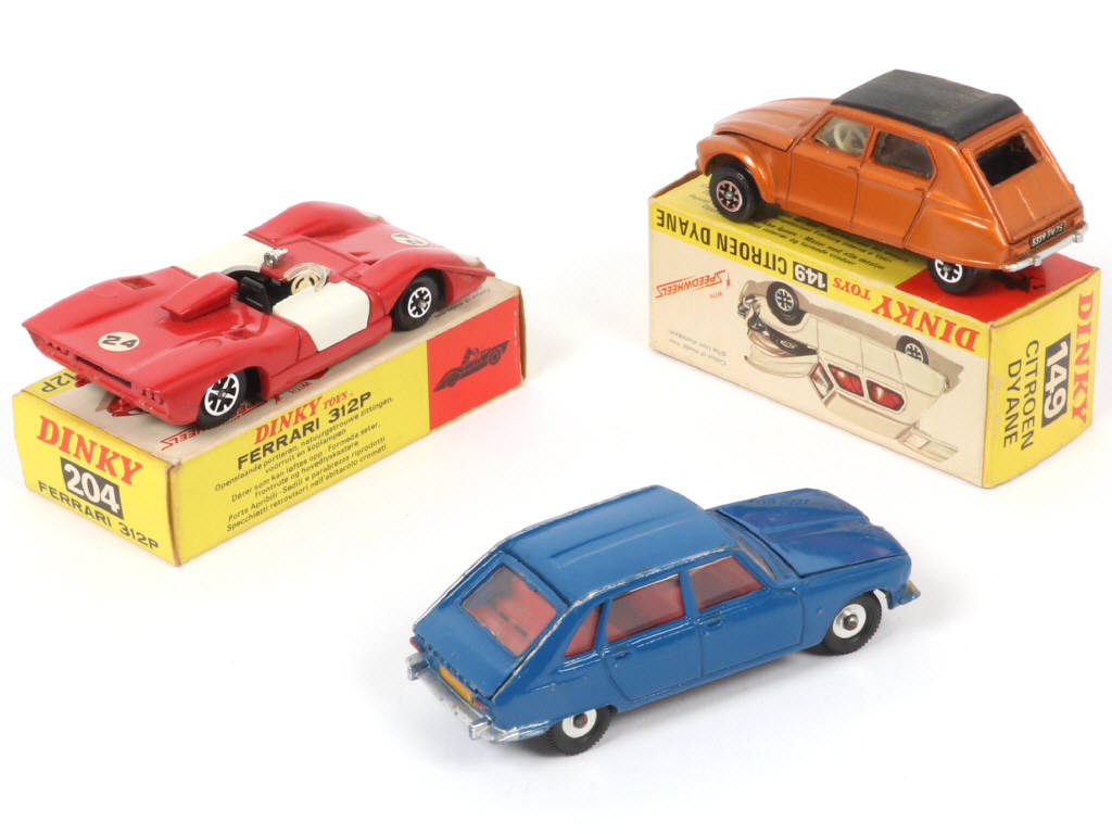 Lot 121 - DINKY TOYS (GB) (3)