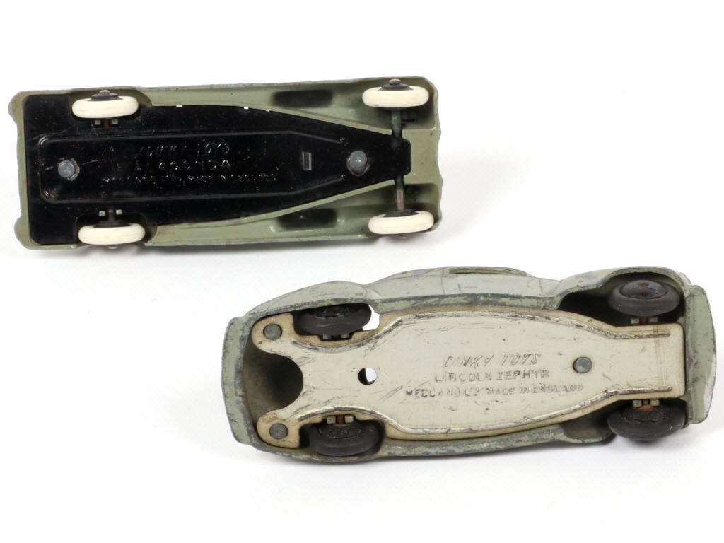 Lot 97 - DINKY TOYS (GB) (2)