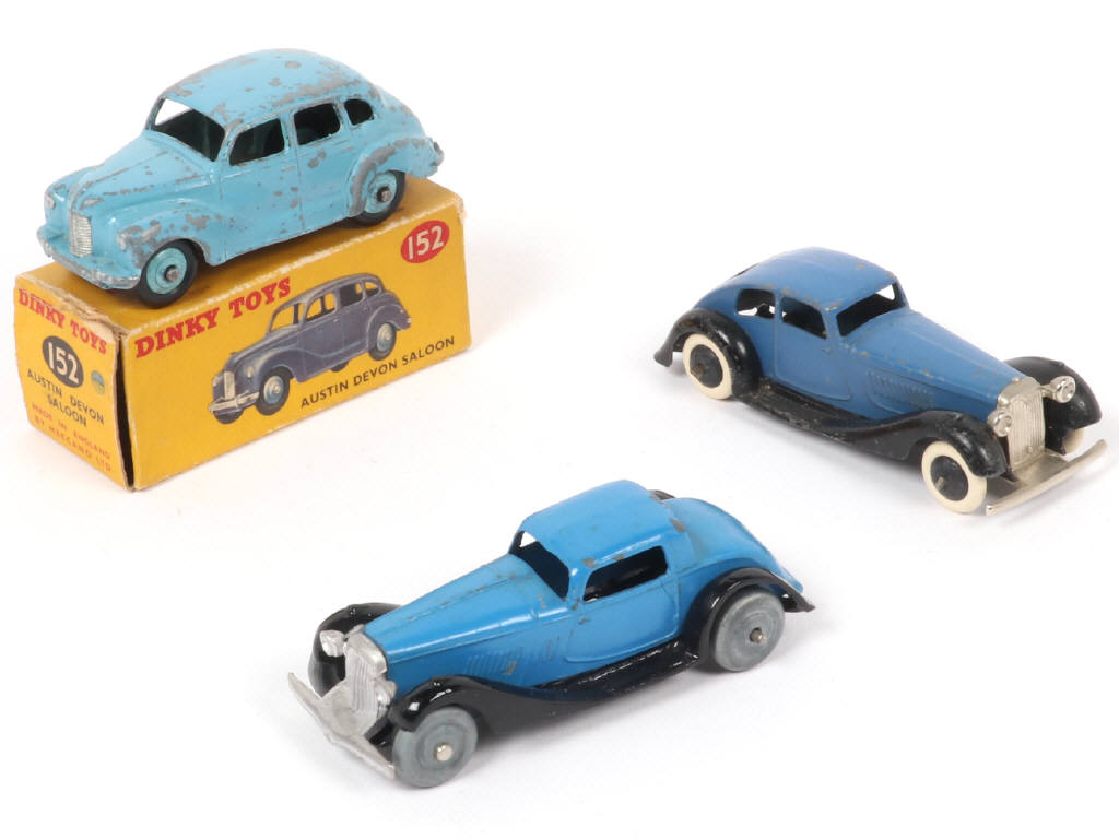 Lot 120 - DINKY TOYS (GB) (3)