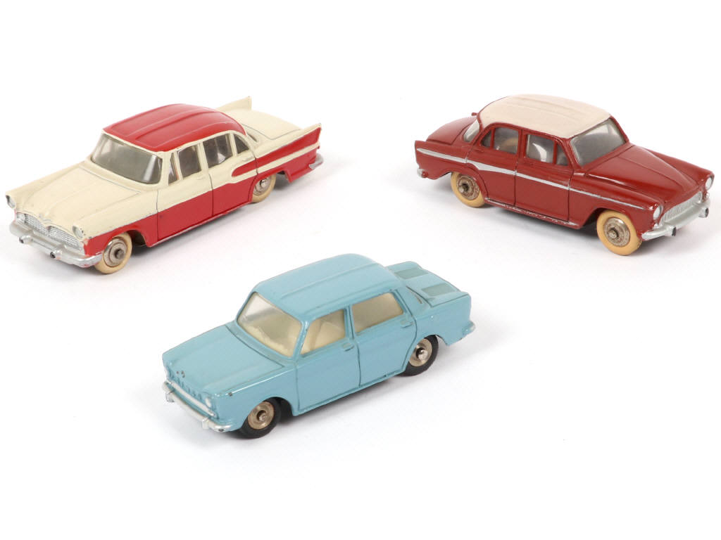 Lot 208 - DINKY TOYS (FRANCE) (3)