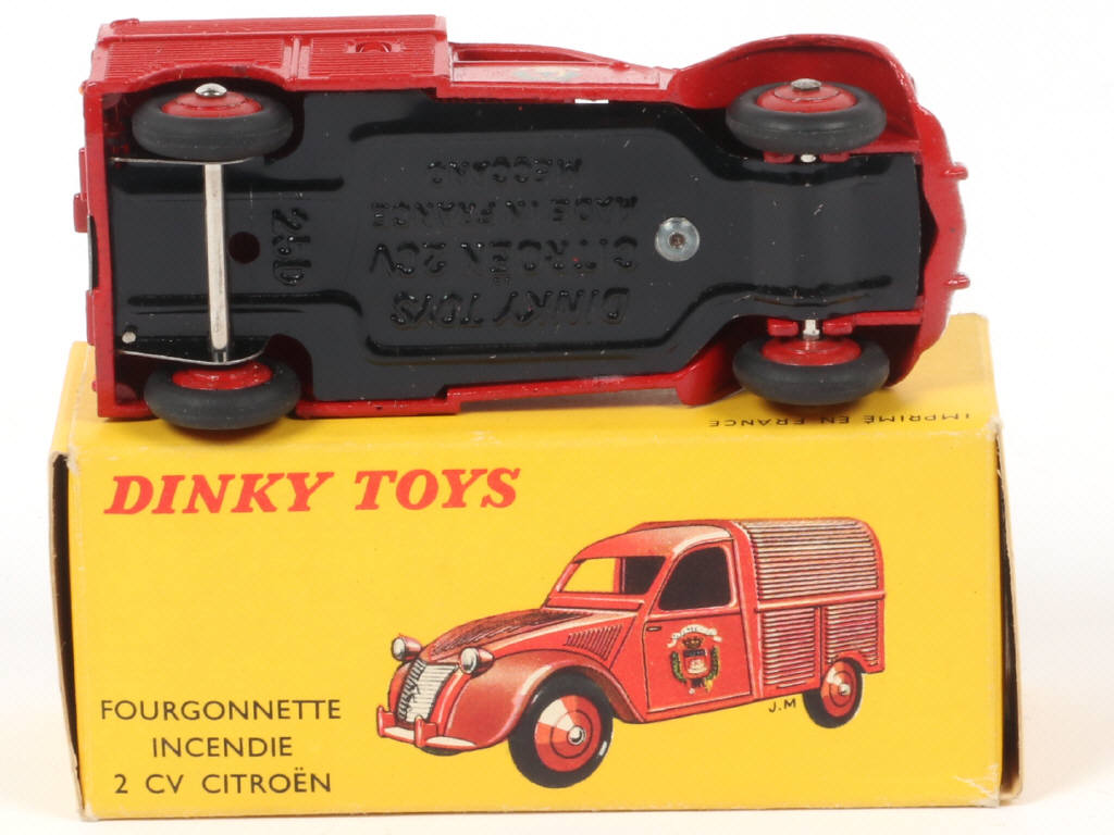 Lot 162 - DINKY TOYS (FRANCE) (1)