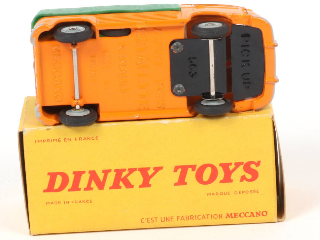 Lot 176 - DINKY TOYS (FRANCE) (1)