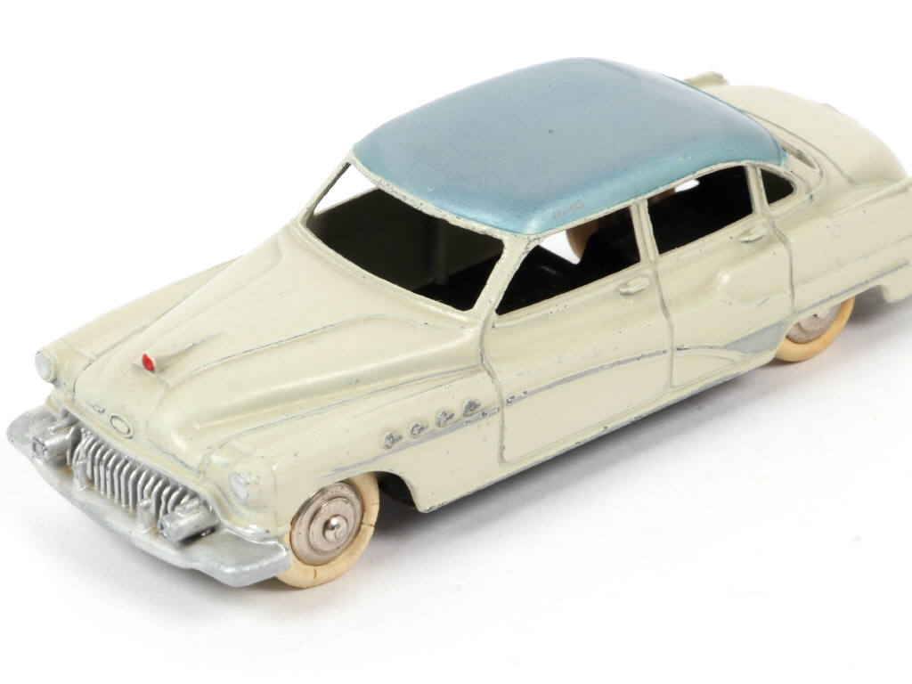 Lot 90 - DINKY TOYS (FRANCE) (1)