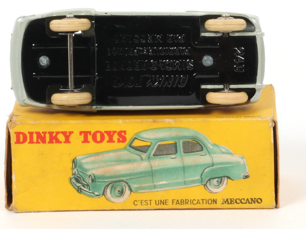 Lot 76 - DINKY TOYS (FRANCE) (1)
