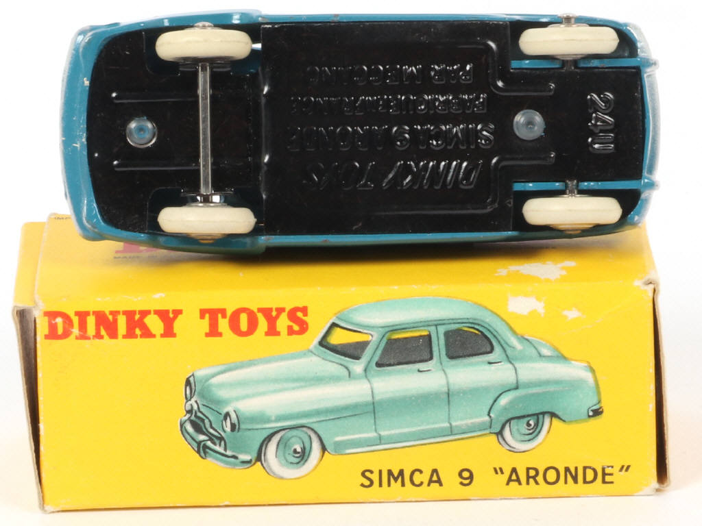 Lot 73 - DINKY TOYS (FRANCE) (1)