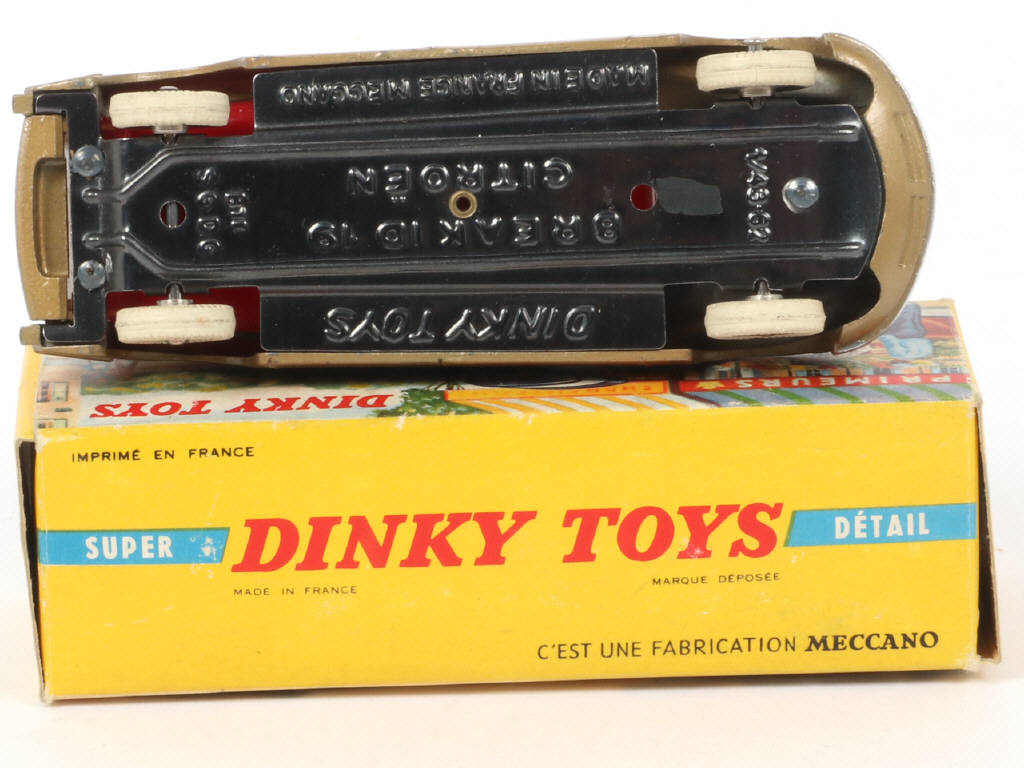 Lot 44 - DINKY TOYS (FRANCE) (1)