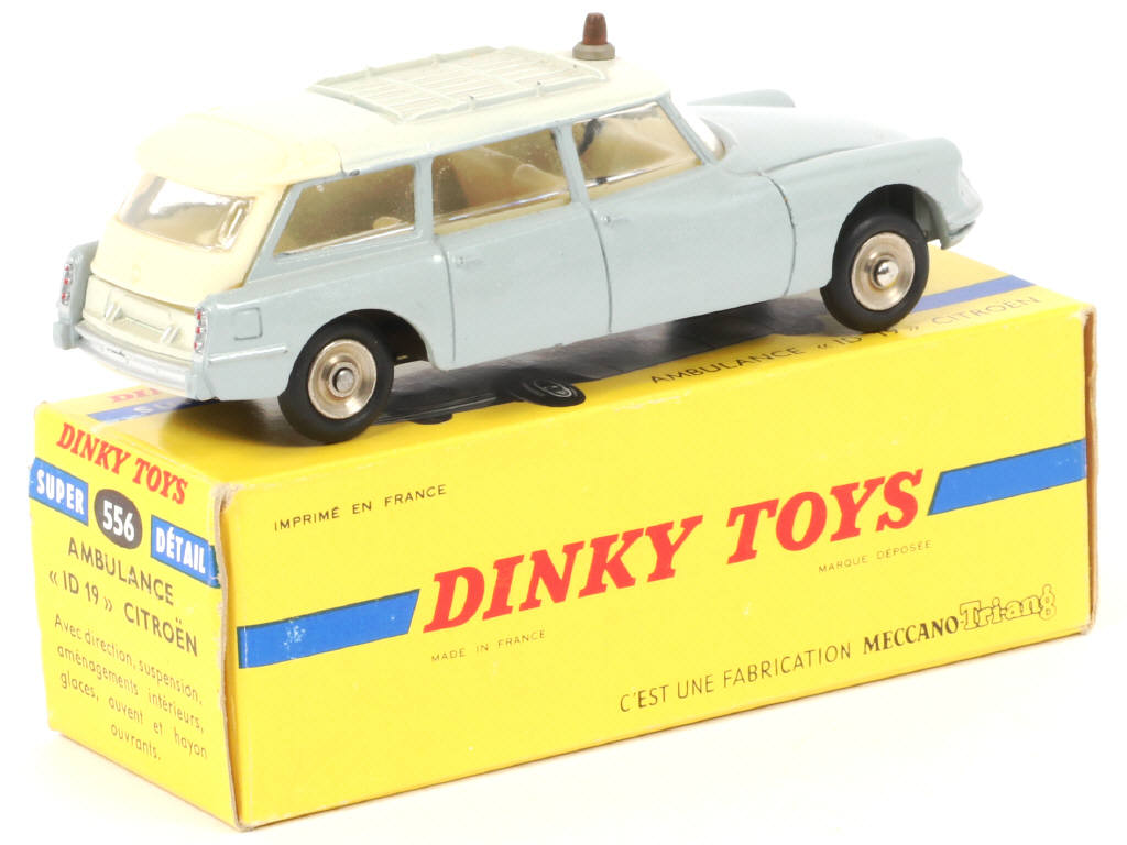Lot 46 - DINKY TOYS (FRANCE) (1)