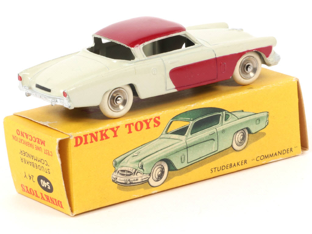 Lot 92 - DINKY TOYS (FRANCE) (1)