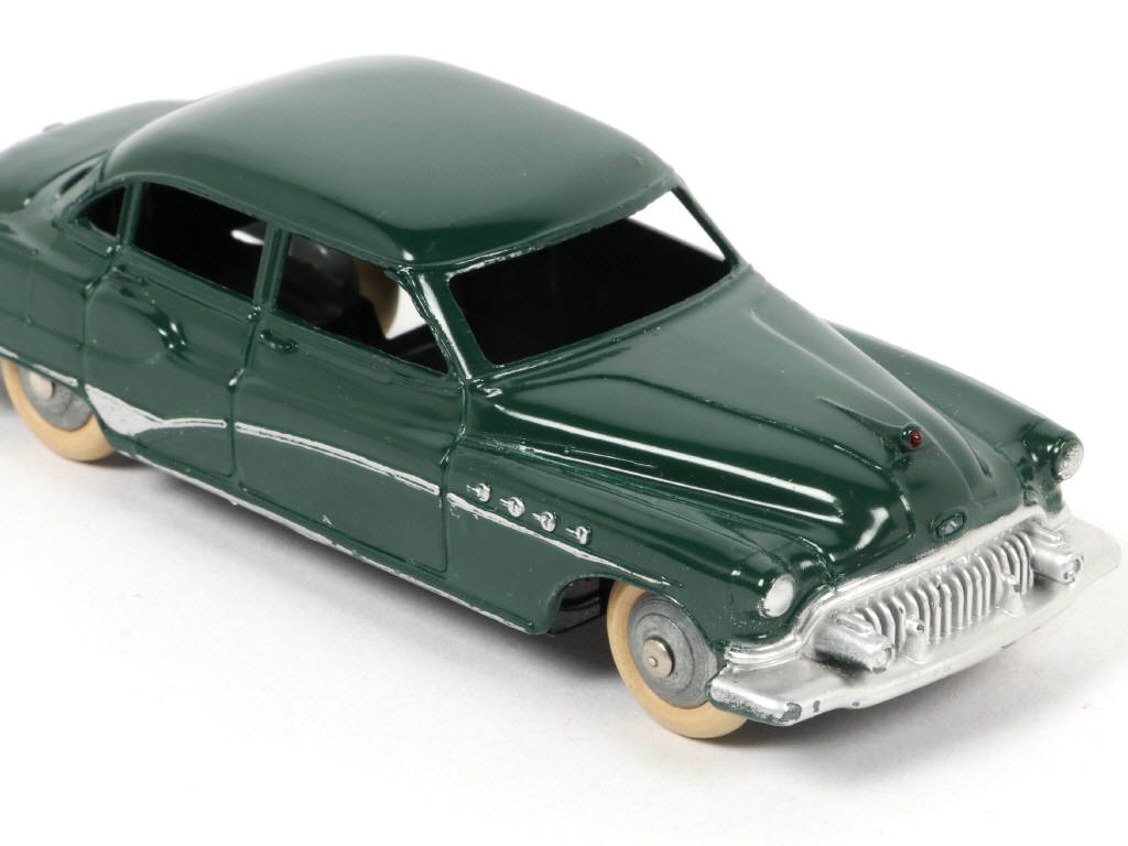 Lot 89 - DINKY TOYS (FRANCE) (1)