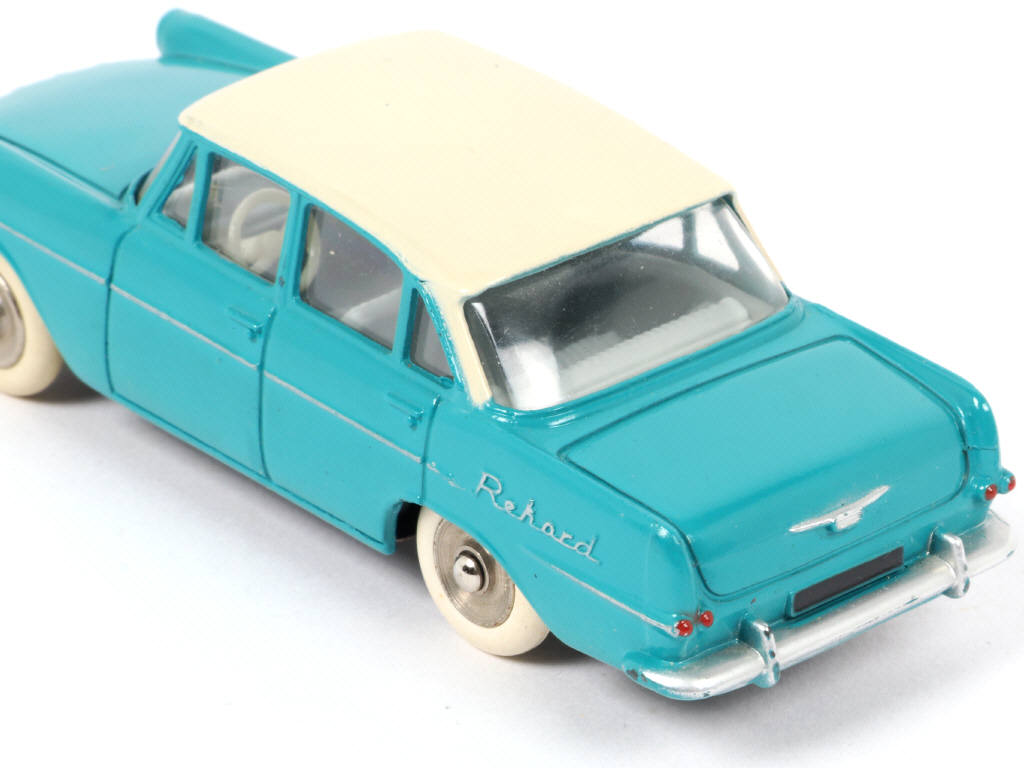 Lot 84 - DINKY TOYS (FRANCE) (1)