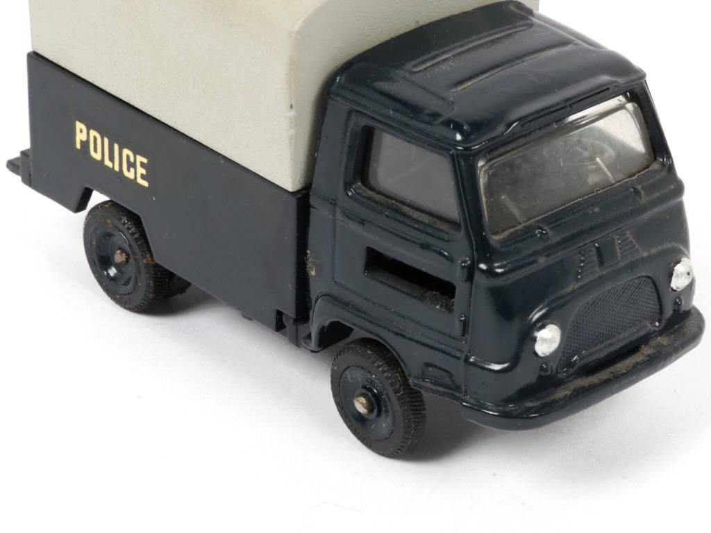 Lot 100 - DINKY TOYS (FRANCE) (1)