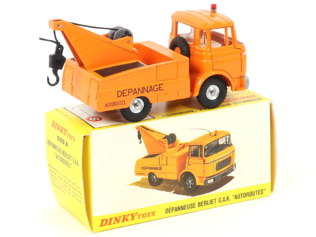 Lot 118 - DINKY TOYS (FRANCE) (1)
