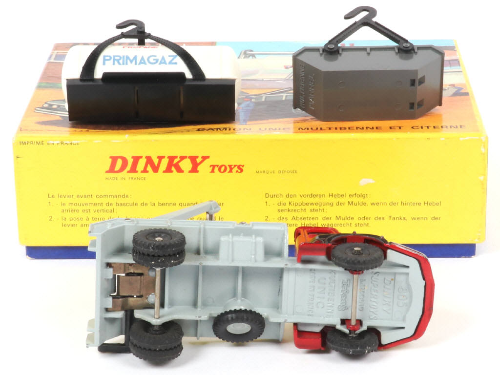Lot 122 - DINKY TOYS (FRANCE) (1)