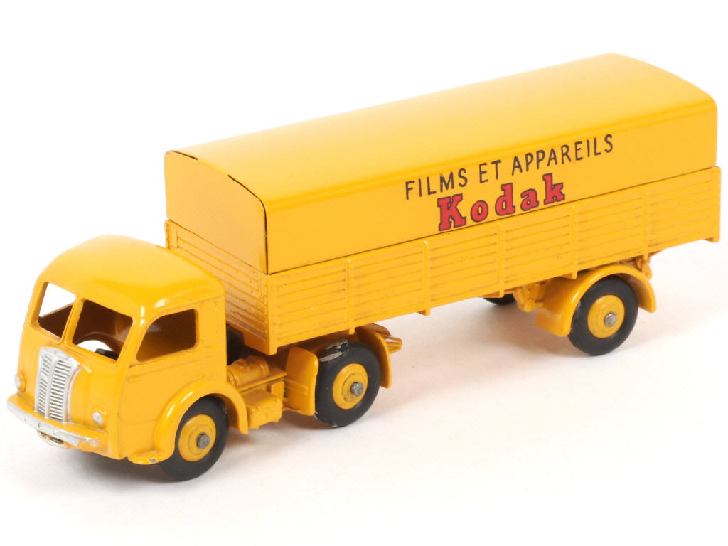 Lot 101 - DINKY TOYS (FRANCE) (1)
