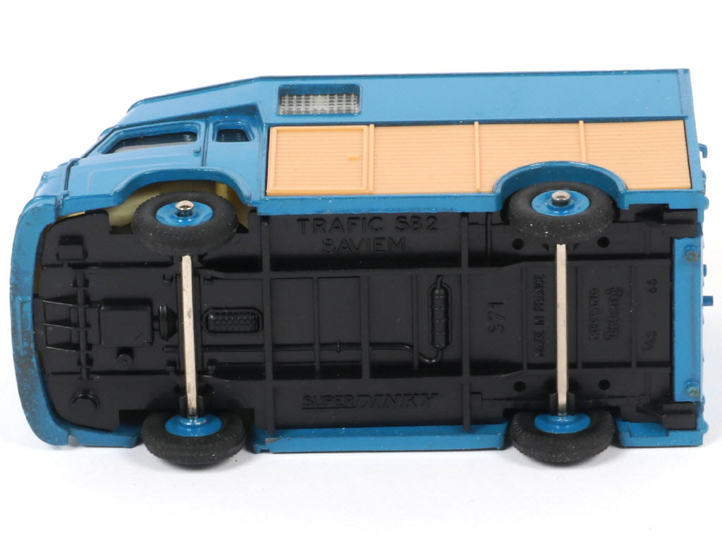 Lot 111 - DINKY TOYS (FRANCE) (1)