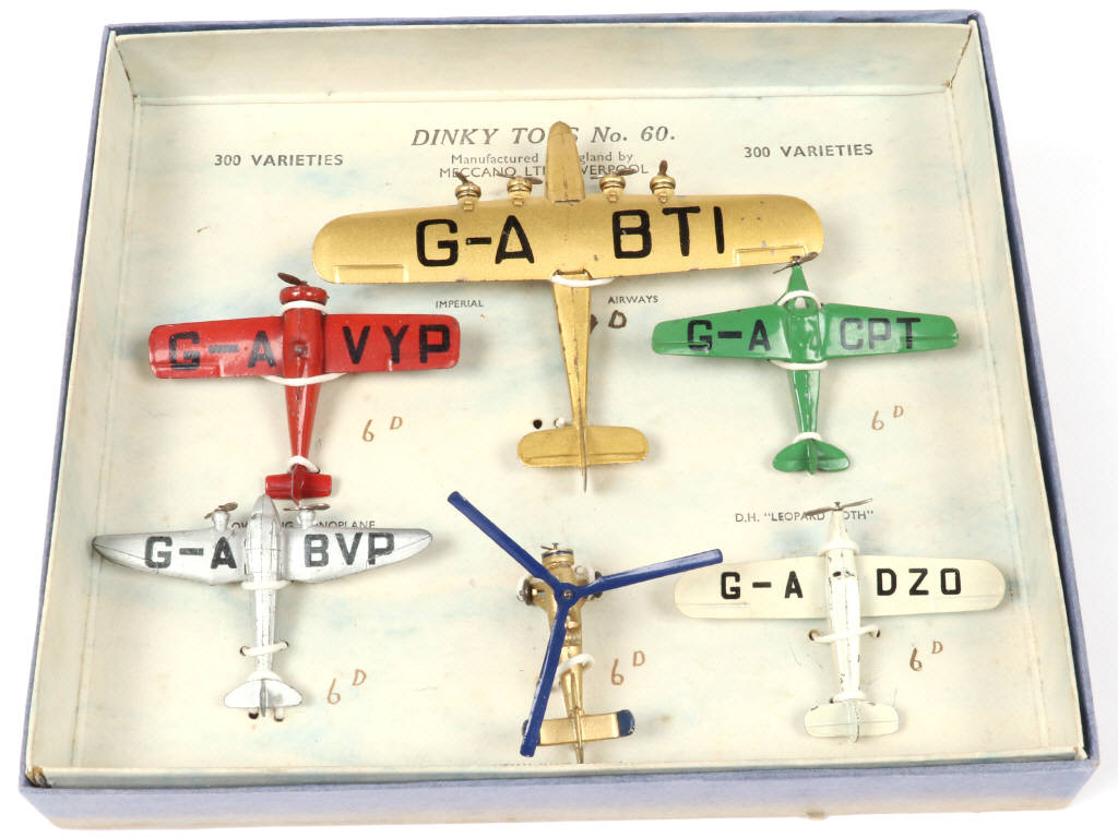 Lot 133 - DINKY TOYS (GB) (1)