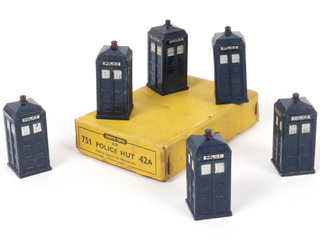 Lot 134 - DINKY TOYS (GB) (1)