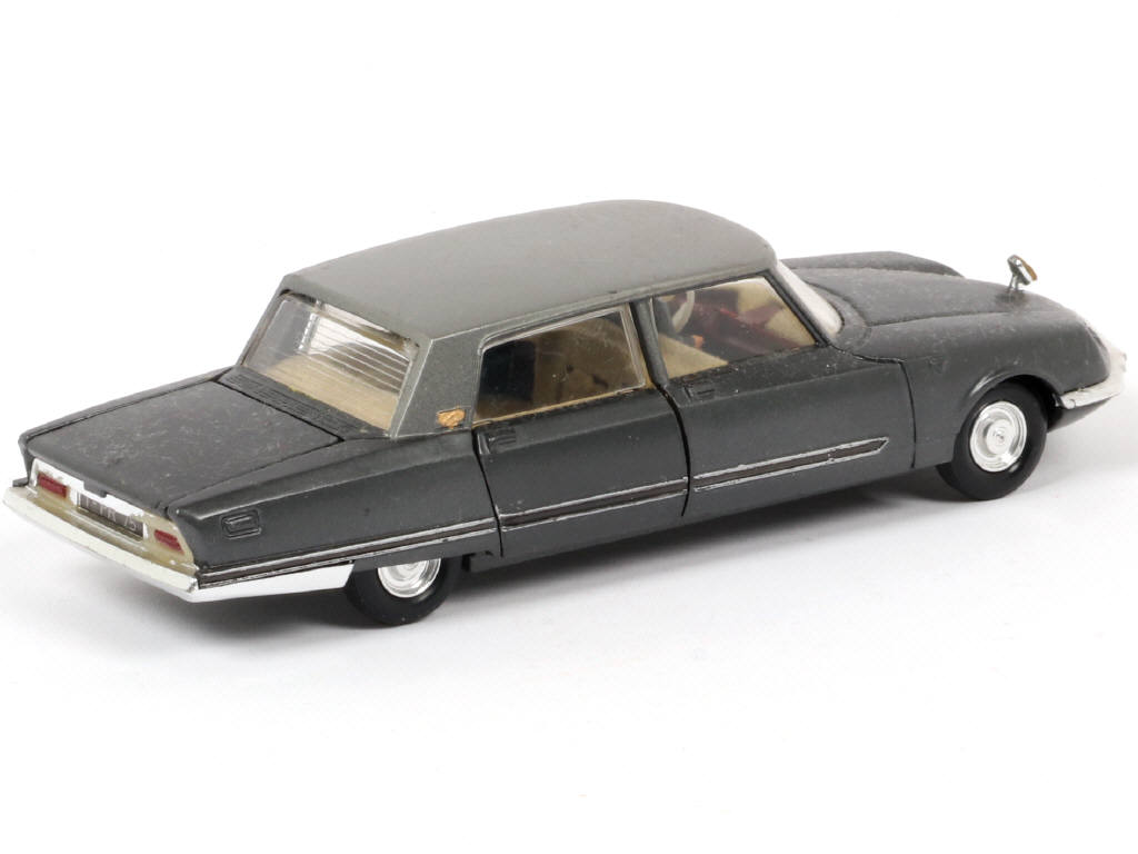 Lot 38 - DINKY TOYS (FRANCE) (1)