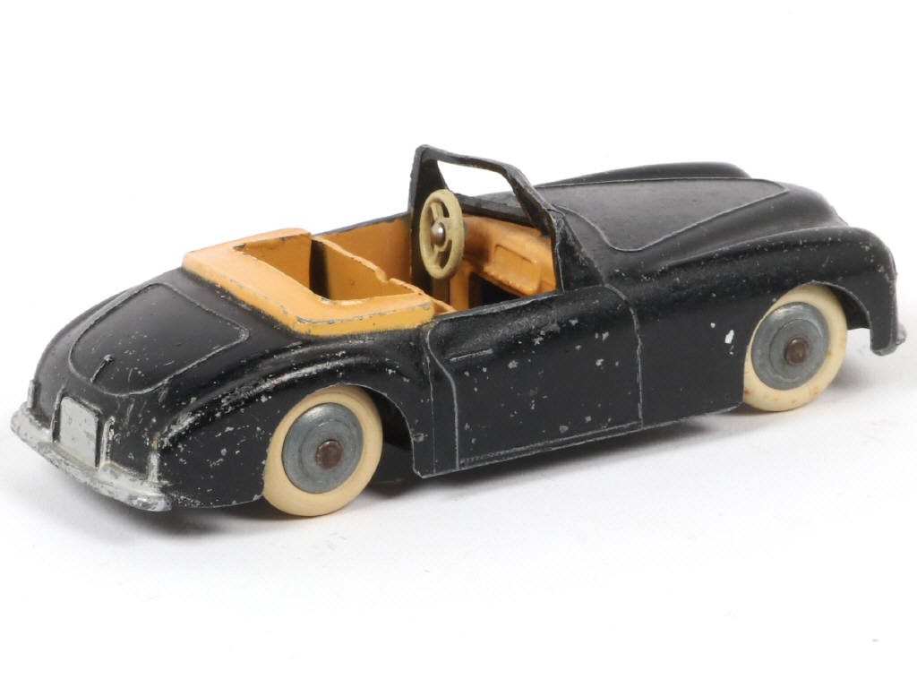 Lot 36 - DINKY TOYS (FRANCE) (1)