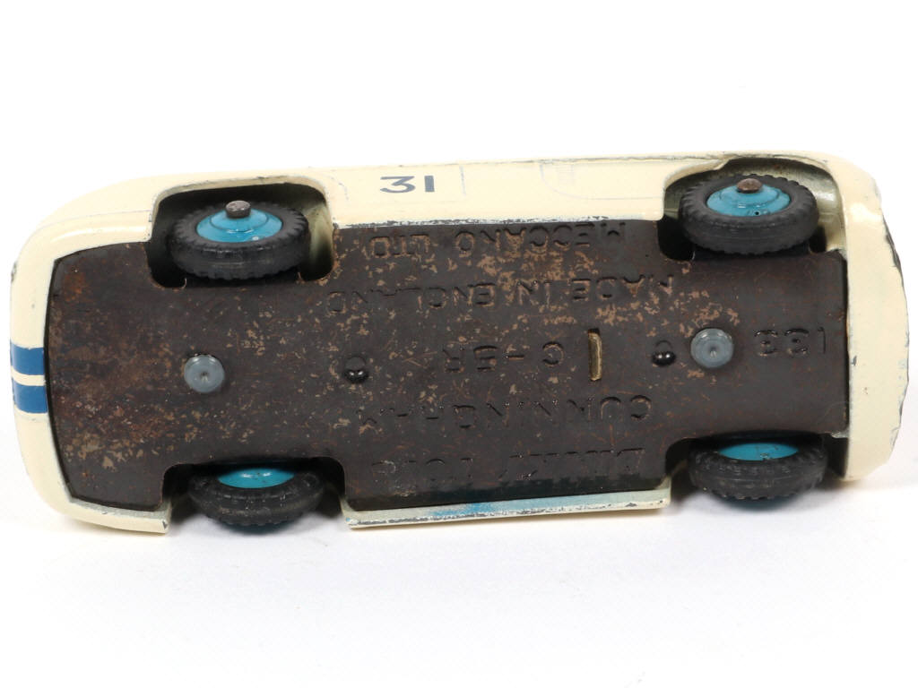 Lot 142 - DINKY TOYS (GB) (1)